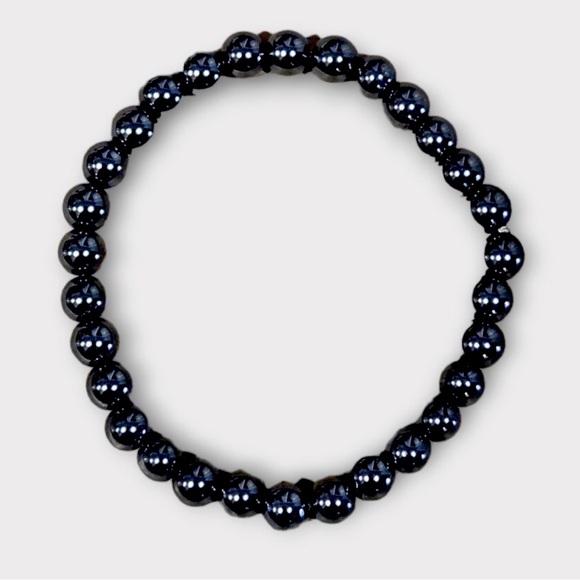 Genuine Hematite beaded string bracelet - Picture 4 of 7